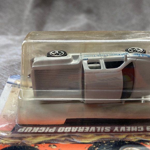 1998 MATCHBOX '99 CHEVY SILVERADO PICKUP NEW IN SEALED PACKAGE - Picture 6 of 8